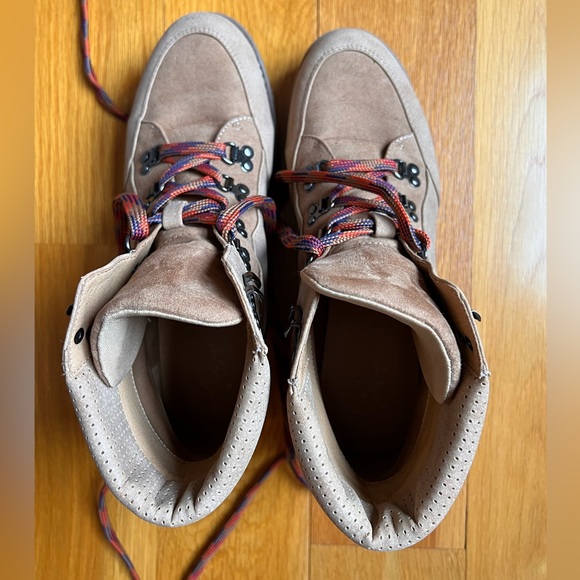 DSW boots, only worn once! Size 9 - Picture 3 of 5